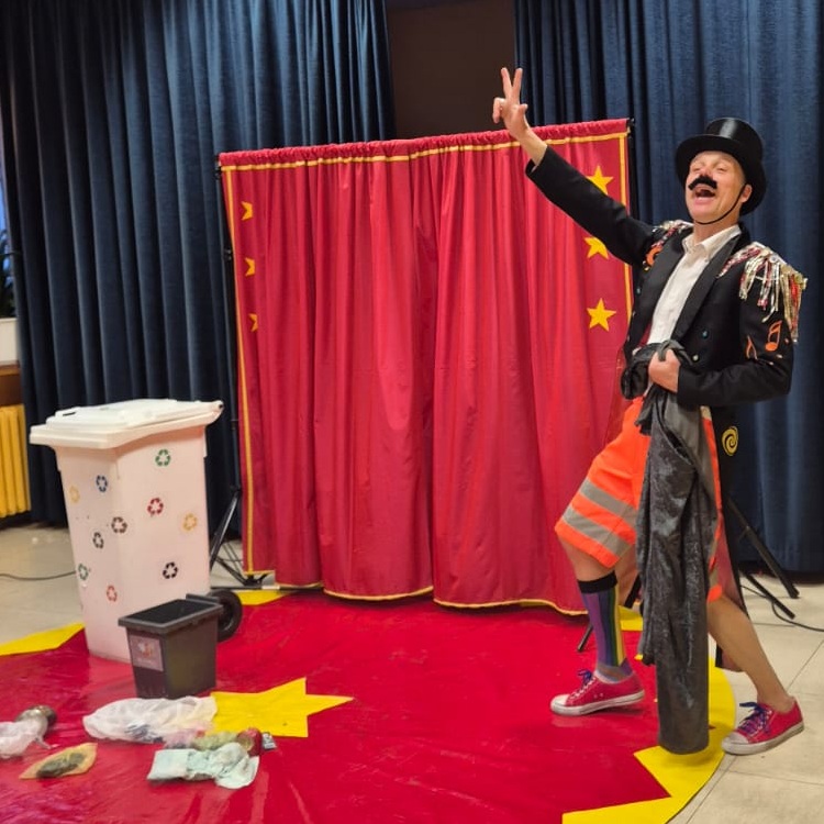 Umwelttheater - Zirkus Stinknich